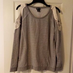Wet Seal Light Gray Top with Crochet  - XL